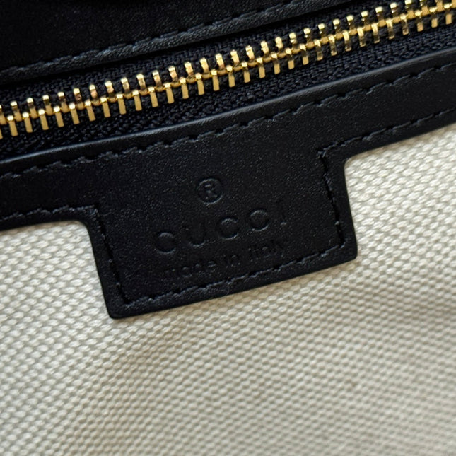 73 MEDIUM BUCKET BAG 27.5 IN BLACK SMOOTH CALFSKIN