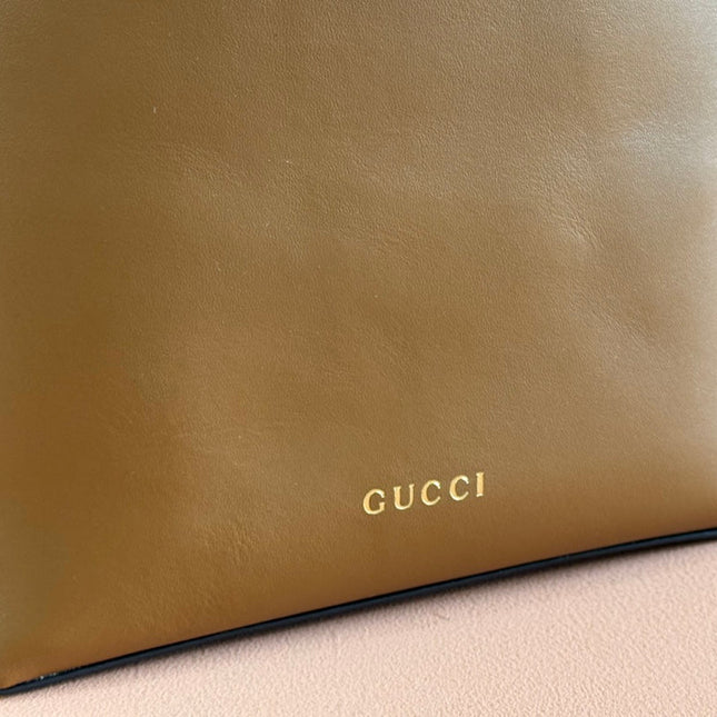 EMBLEM SMALL BUCKET BAG 19 IN BROWN SMOOTH CALFSKIN