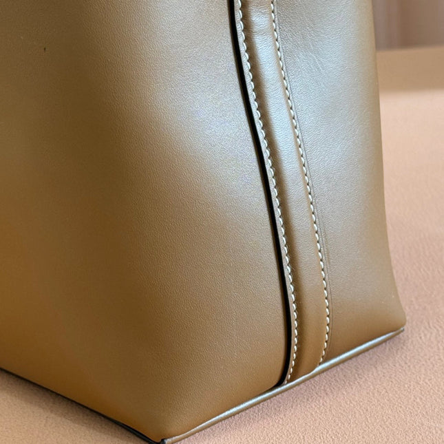 EMBLEM SMALL BUCKET BAG 19 IN BROWN SMOOTH CALFSKIN