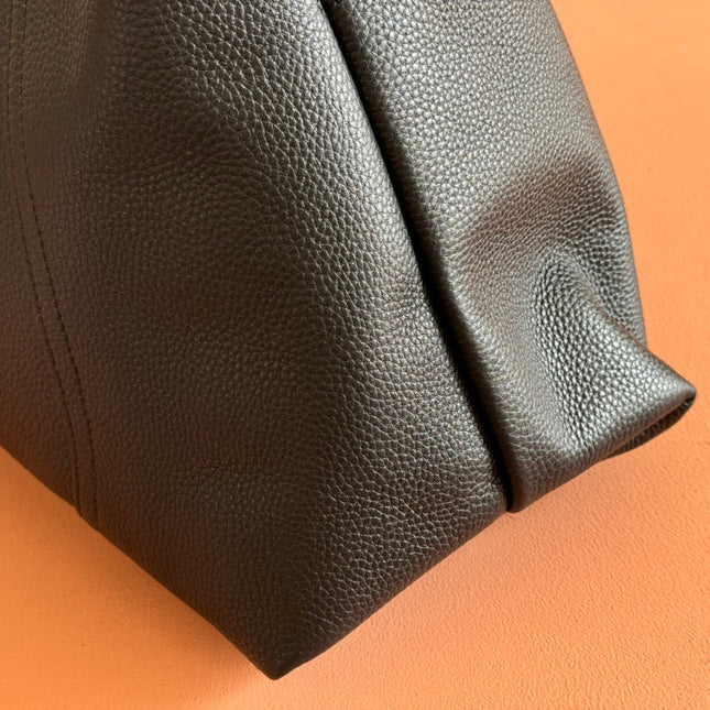 SOFTBIT MAXI SHOULDER BAG 46 IN BLACK GRAINY LAMBSKIN