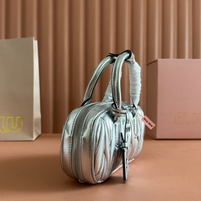 ARCADIE MATELASSÉ BAG 19 IN SILVER GLOSSY CALFSKIN GOLD HARDWARE