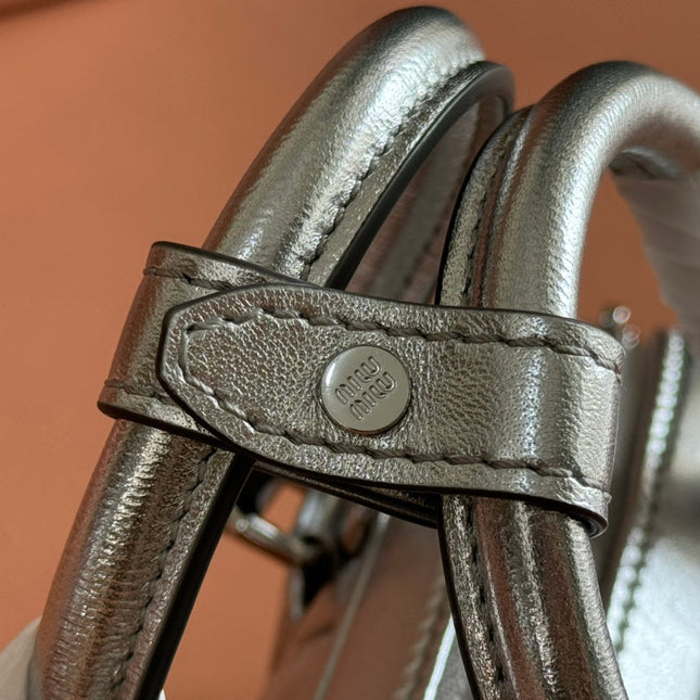 ARCADIE MATELASSÉ BAG 19 IN SILVER GLOSSY CALFSKIN GOLD HARDWARE