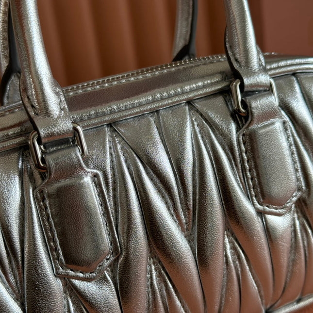 ARCADIE MATELASSÉ BAG 19 IN SILVER GLOSSY CALFSKIN GOLD HARDWARE