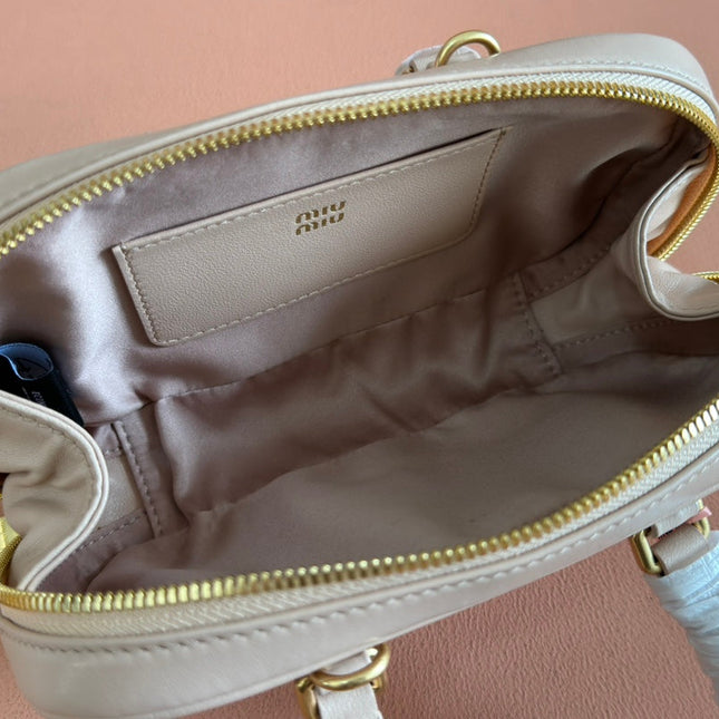 ARCADIE MATELASSÉ BAG 19 IN NUDE CALFSKIN GOLD HARDWARE