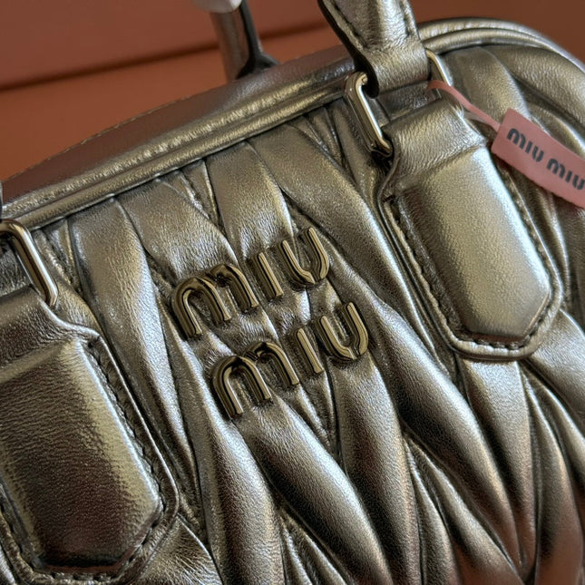 ARCADIE MATELASSÉ NAPPA SMALL BAG 19 IN SILVER GLOSSY LAMBSKIN SILVER HARDWARE