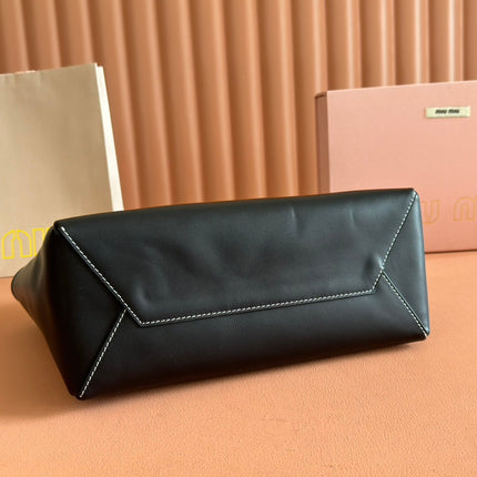LARGE HOBO 28 TOTE IN BLACK CALFSKIN