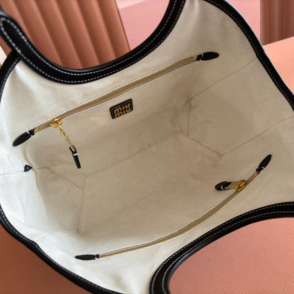 LARGE HOBO 28 TOTE IN BLACK CALFSKIN