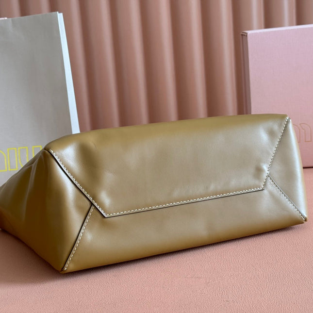 MIUHOBO TOTE 28 IN BROWN CALFSKIN FABRIC LINING GOLD LOCK