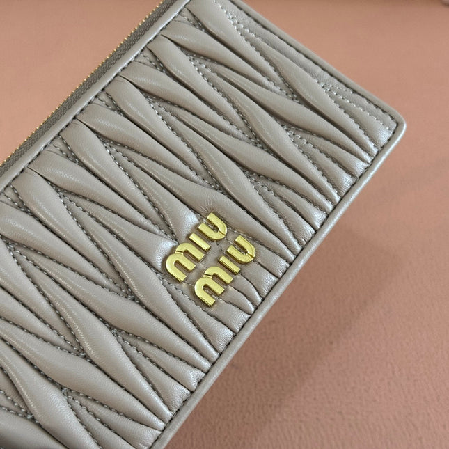 MATELASSÉ LEATHER ENVELOPE WALLET TAUPE GRAY