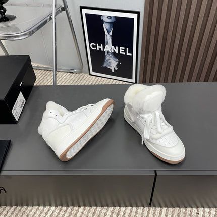 HIGH-TOP SNEAKERS IN WHITE CALFSKIN WITH FLEECE LINING