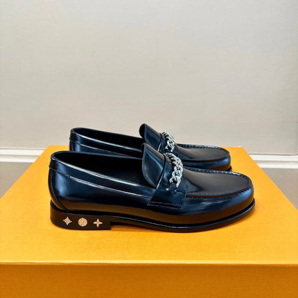 LV MAJOR LOAFER IN BLACK CALFSKIN WITH CHAIN