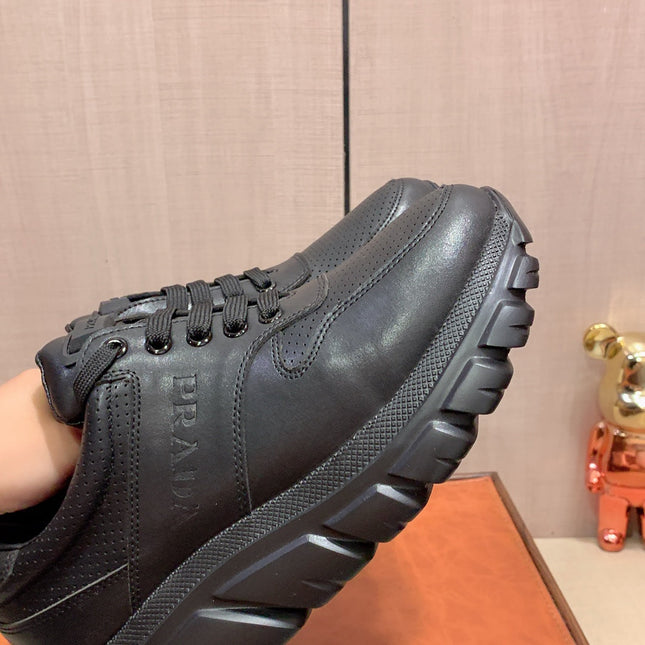 PRA SNEAKER IN BLACK PLAIN LEATHER LOGO