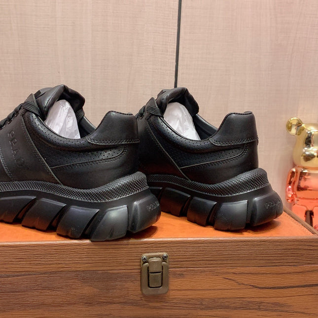 PRA SNEAKER IN BLACK PLAIN LEATHER LOGO