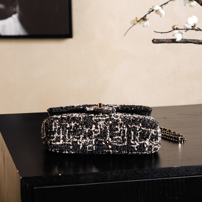 CHANEL 25S FLAP BAG 21 CM IN BLACK SEQUINED TWEED WITH GOLD HARDWARE