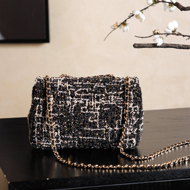 CHANEL 25S FLAP BAG 21 CM IN BLACK SEQUINED TWEED WITH GOLD HARDWARE