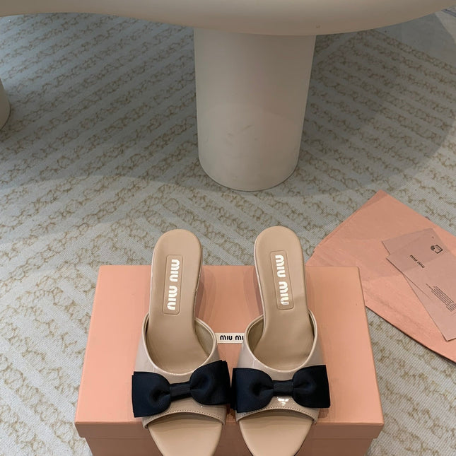 Nude Beige Mid - Heels With Black Bow Calfskin