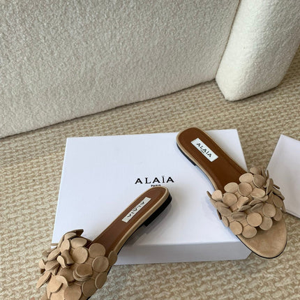 ALAIA FLAT MULE IN BEIGE CREAM SUEDE