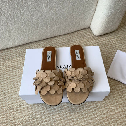 ALAIA FLAT MULE IN BEIGE CREAM SUEDE