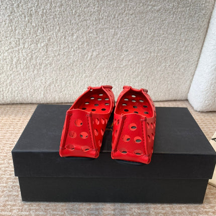 PERFO BALLET FLATS IN CHERRY RED CALFSKIN