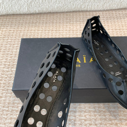 PERFO BALLET FLATS IN BLACK CALFSKIN