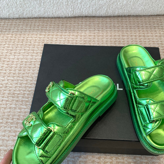 DAD SANDAL IN EMERALD GREEN SHEEPSKIN MULE