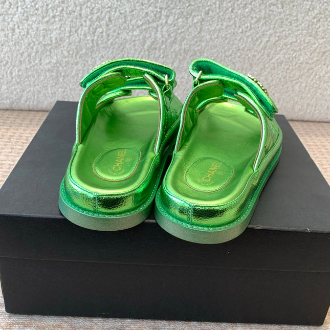 DAD SANDAL IN EMERALD GREEN SHEEPSKIN MULE