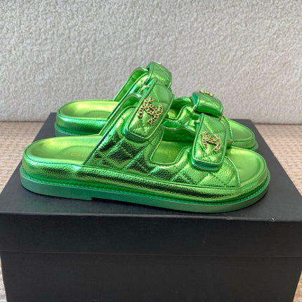 DAD SANDAL IN EMERALD GREEN SHEEPSKIN MULE