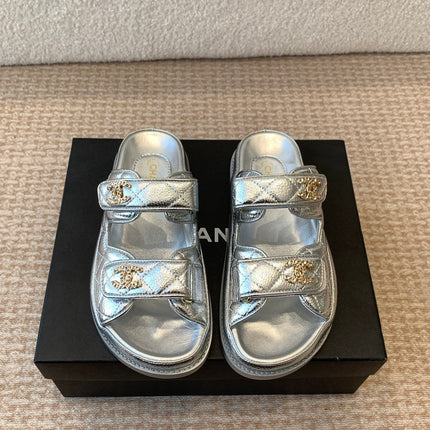 DAD SANDAL IN SILVER SHEEPSKIN MULE