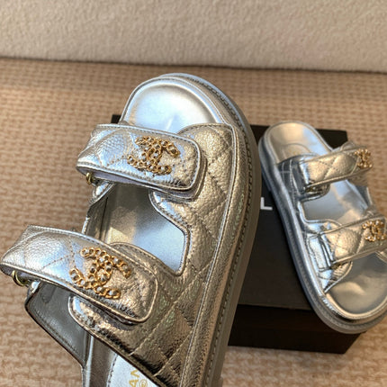 DAD SANDAL IN SILVER SHEEPSKIN MULE