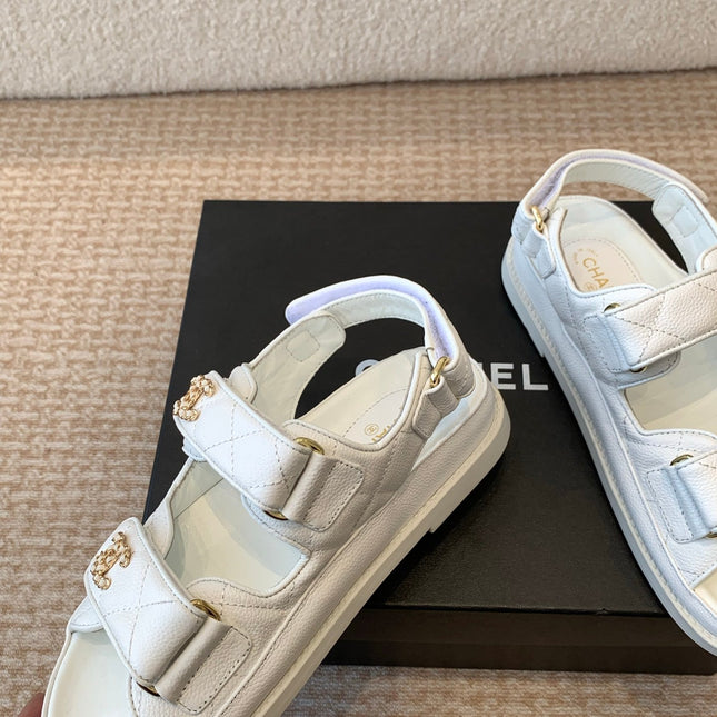 DAD SANDAL IN WHITE SHEEPSKIN