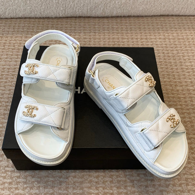DAD SANDAL IN WHITE SHEEPSKIN