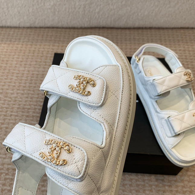 DAD SANDAL IN WHITE SHEEPSKIN