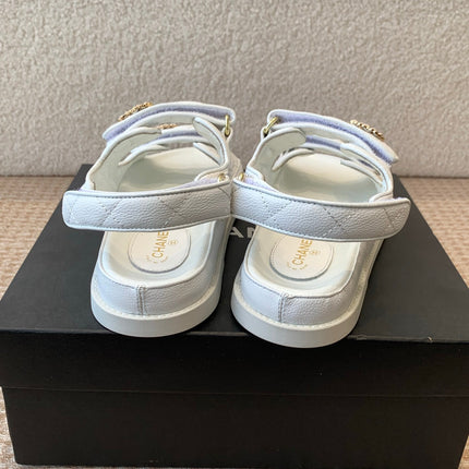 DAD SANDAL IN WHITE SHEEPSKIN