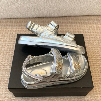 DAD SANDAL IN SILVER SHEEPSKIN