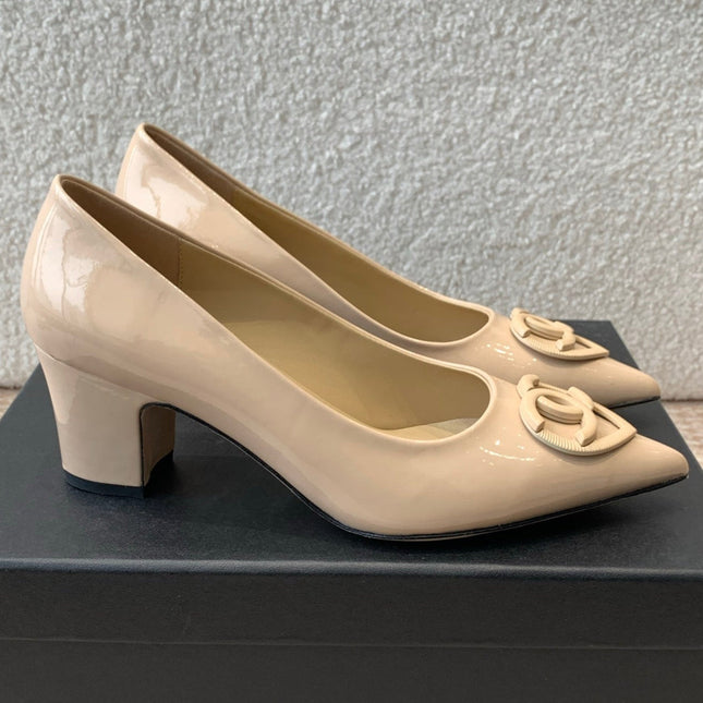 MID-HEEL PUMPS IN BISQUE BEIGE PATENT CALFSKIN