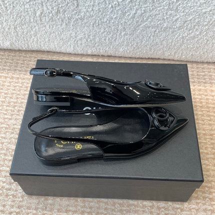 FLAT SLINGBACKS IN BLACK PATENT CALFSKIN