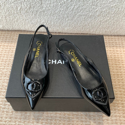 FLAT SLINGBACKS IN BLACK PATENT CALFSKIN