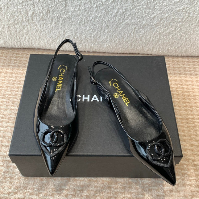 FLAT SLINGBACKS IN BLACK PATENT CALFSKIN