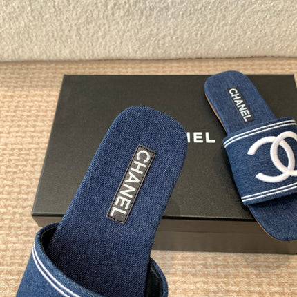 FLAT SLIDE IN NAVY BLUE DENIM WITH WHITE LOGO
