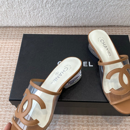 SLIDE SANDALS IN CINNAMON BROWN LAMBSKIN WITH TRANSPARENT PVC