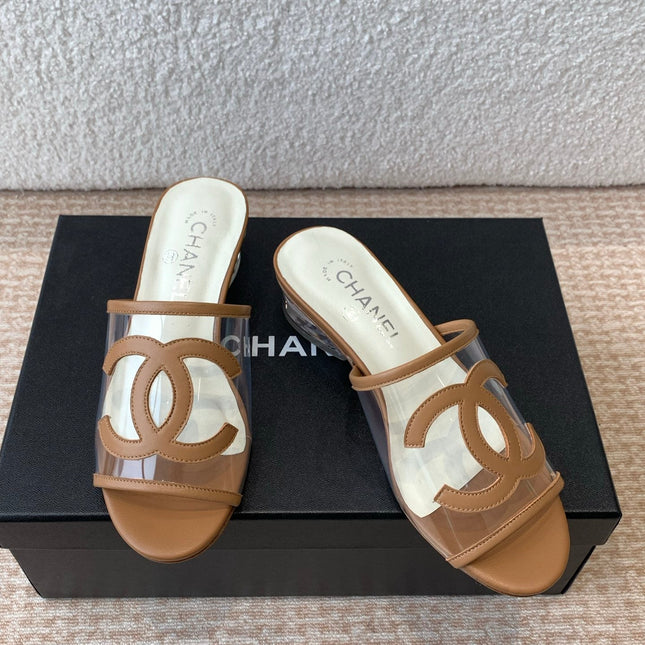 SLIDE SANDALS IN CINNAMON BROWN LAMBSKIN WITH TRANSPARENT PVC