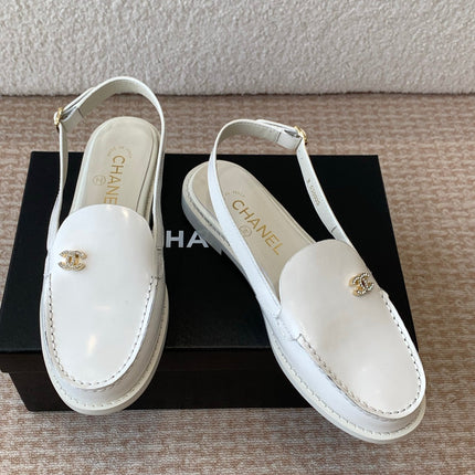 CC MOCCASIN SLINGBACK IN WHITE PATENT CALFSKIN