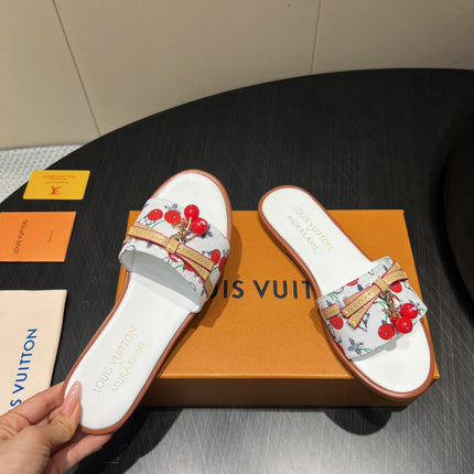 LV SLIDE SANDALS 25S IN WHITE DENIM AND CALFSKIN WITH CHERRY BLOSSOM BUCKLE