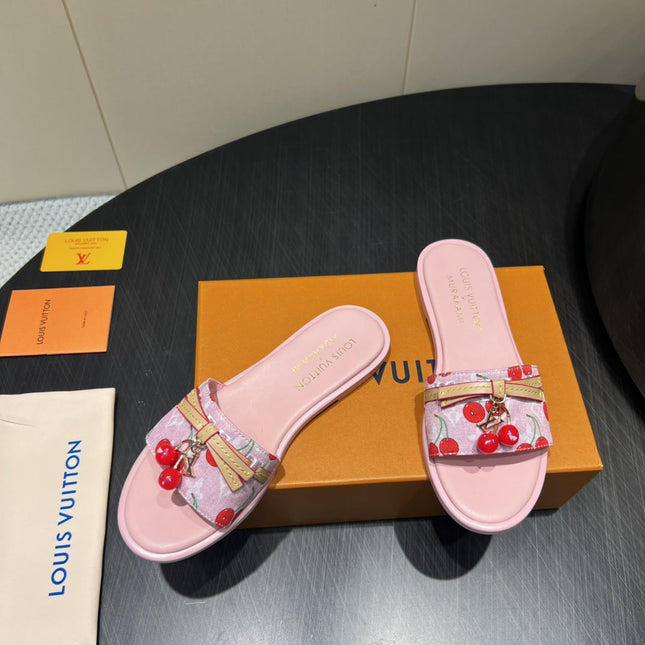 LV SLIDE SANDALS 25S IN LIGHT PINK DENIM AND CALFSKIN WITH CHERRY BLOSSOM BUCKLE