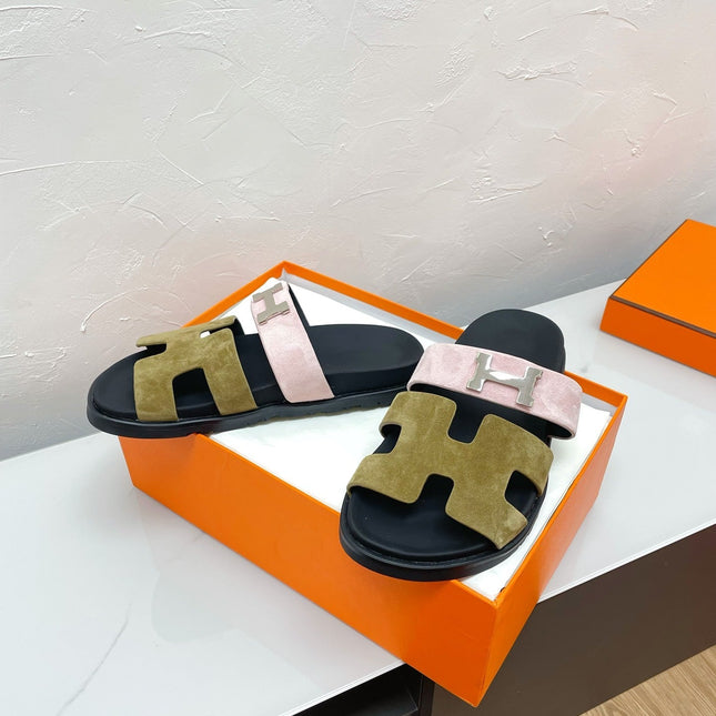 CHYPRE SANDAL ARMY GREEN MIX PASTEL PINK SUEDE WITH H BUCKLE