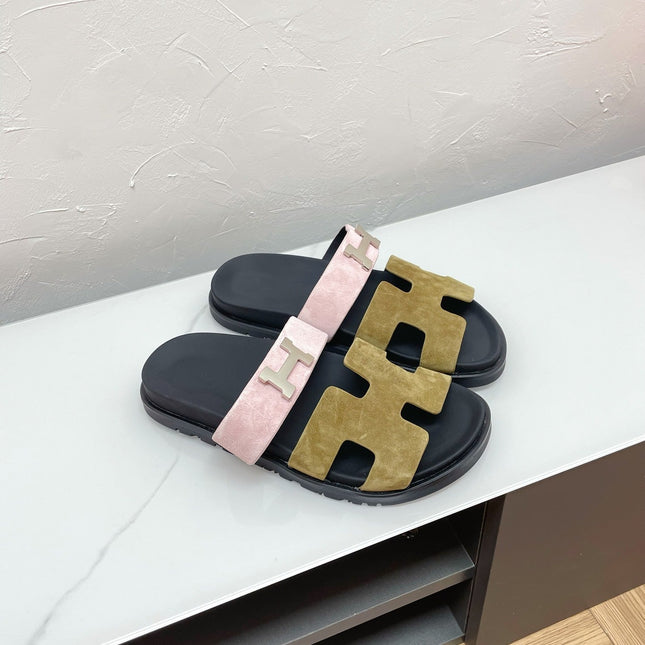 CHYPRE SANDAL ARMY GREEN MIX PASTEL PINK SUEDE WITH H BUCKLE
