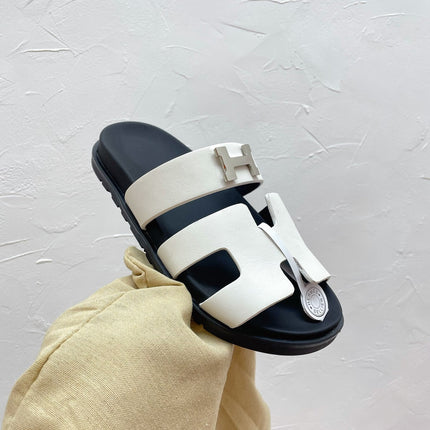 CHYPRE SANDAL WHITE LAMBSKIN WITH H BUCKLE
