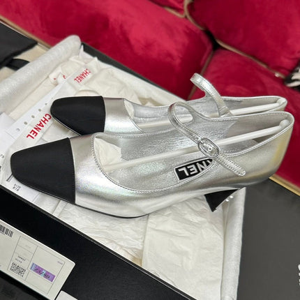 HIGH MARY JANE IN SILVER CALFSKIN AND BLACK SATIN