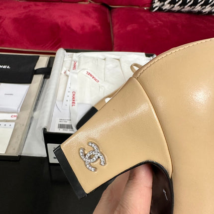 HIGH MARY JANE IN DARK CREAM CALFSKIN AND BLACK SATIN