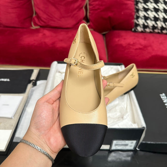 MARY JANE SHOES IN BEIGE CREAM CALFSKIN AND BLACK SATIN